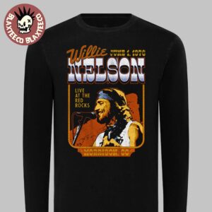 Willie Nelson Live At The Red Rocks Amphitheatre In Morrison Colorado On June 1 1976 Vintage Long Sleeve T-Shirt