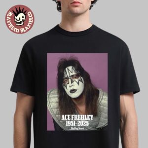 Ace Frehley The Wild Spaceman Of Kiss 1951-2025 Tribute Photo By Rolling Stone Magazine T-Shirt