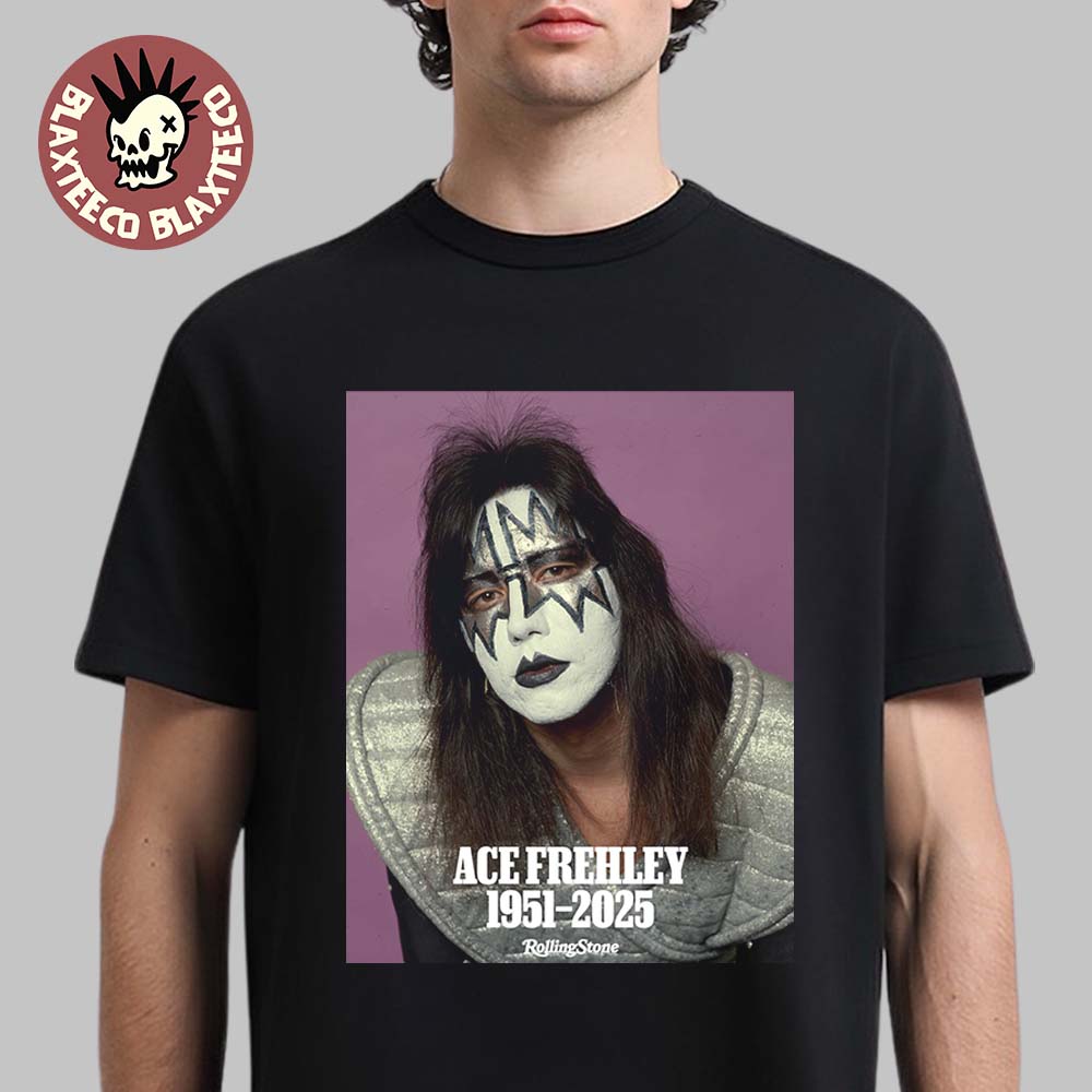 Ace Frehley The Wild Spaceman Of Kiss 1951-2025 Tribute Photo By Rolling Stone Magazine T-Shirt